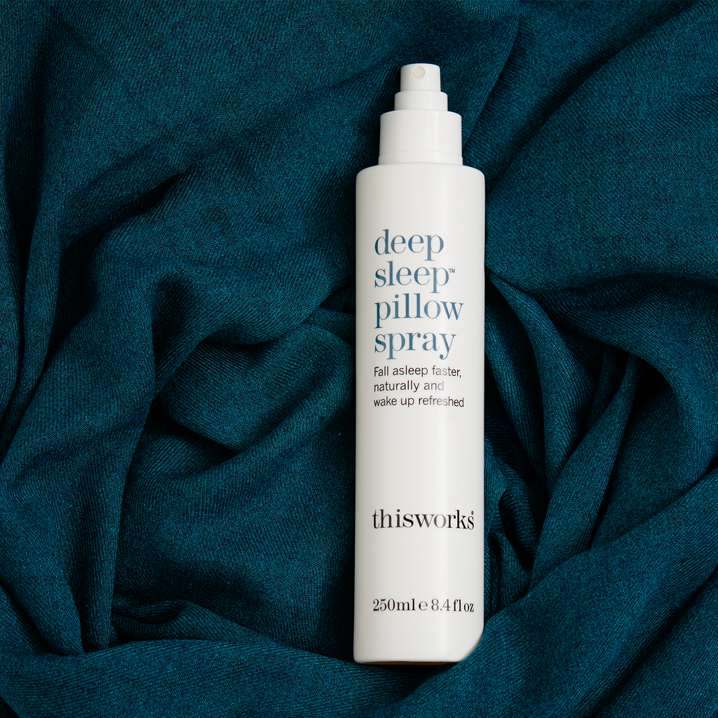 thisworks Deep Sleep Pillow Spray, 250 ml - Natural Sleep Aid with  Essential Oils of Lavender, Vetivert and Camomile, 8.4 Fl Oz